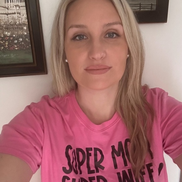 Meet your Posher, Tiffany - Picture 2 of 5